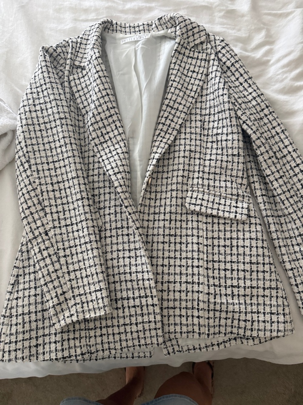 Women’s medium size blazers all 3 for a great price